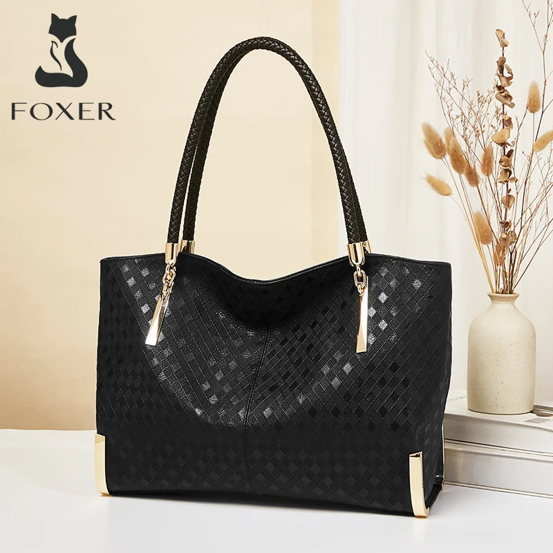 Presenteie com Beleza e Amor Neste Dia com uma linda bolsa que è puro luxo
