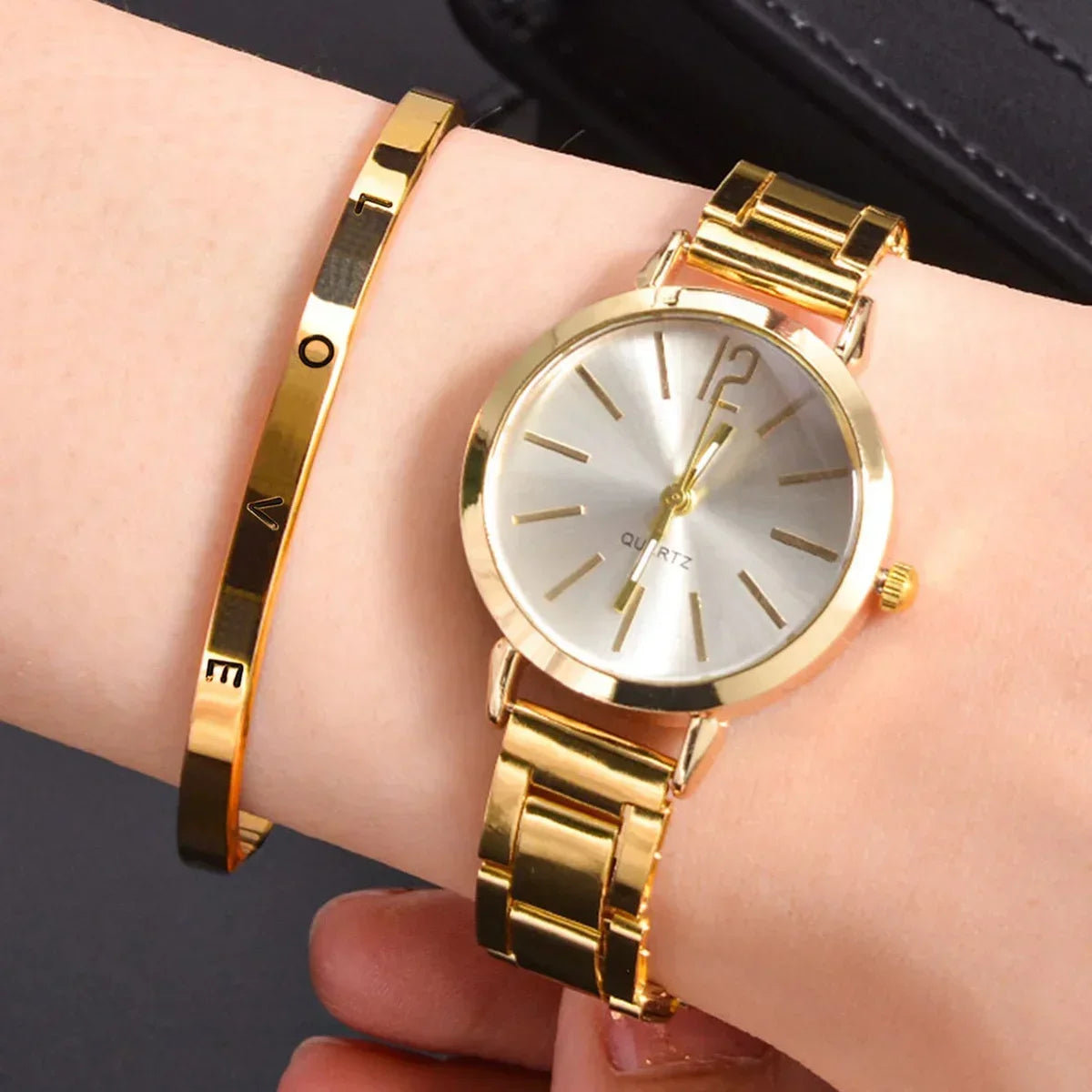Relógio feminino delicado e lindo de liga digital simples com pulseira de quartzo, conto de 2 peças, relógio de luxo feminino com mostrador simples