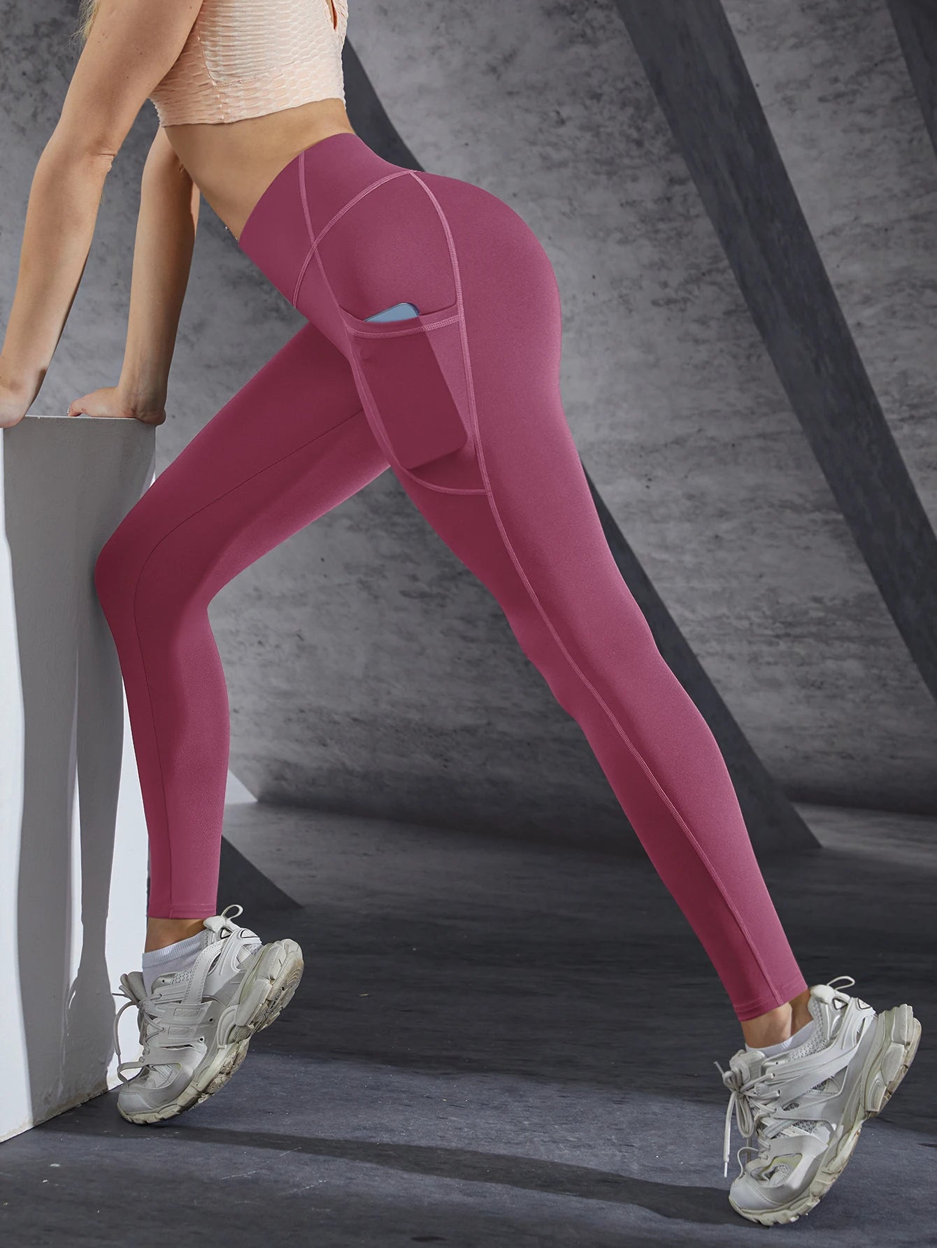 Conforto e praticidade, Calça Legging Feminina Cintura Alta, Elástica, parma Yoga, com Bolsos, Efeito Push-Up, Ideal para Fitness, Corrida e Esportes - Cor Sólida