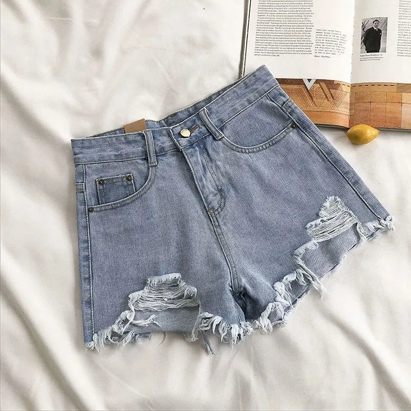 Moda verão Seu brilho, sua marca. Simplesmente irresistívell, cintura alta, jeans rasgados, estilo Y2K, shorts curtos, streetwear, azul.